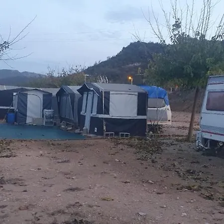 Camping D'alos キャンプ場 Alós de Balaguer